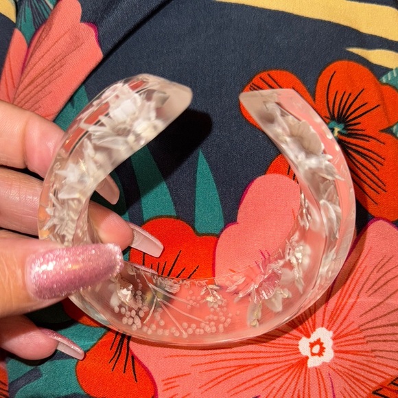 Floral‎ Joyce Francis lucite bracelet